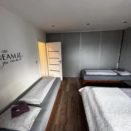 We - Close To The Center & View, Self Check-in 24h Banska Bystrica